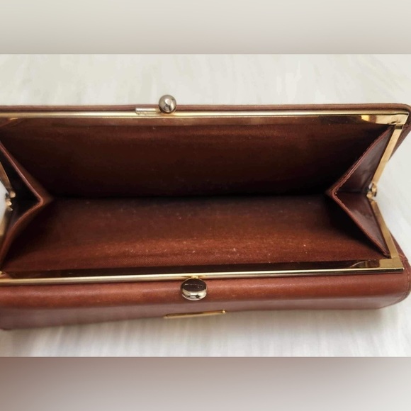 Used condition Salvatore Ferragamo Leather Wallet with dust bag (not original) - Picture 3 of 7